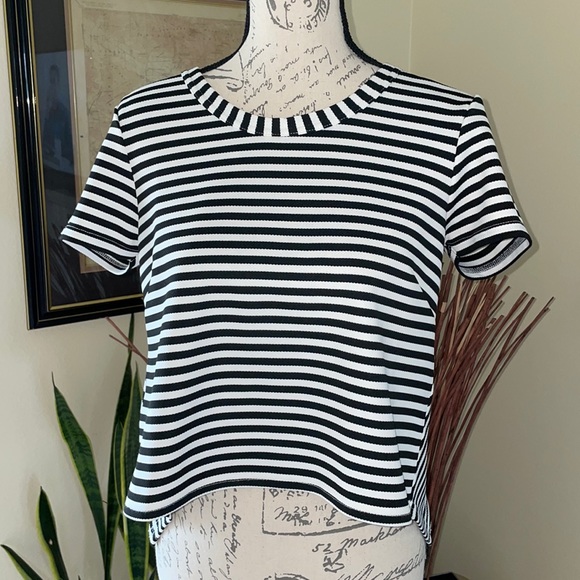 TOBI Open Back Striped Blouse - Picture 2 of 7
